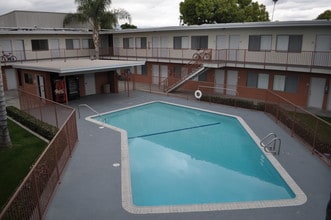 Mission Suites in Pomona, CA - Foto de edificio - Building Photo