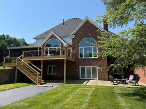 10801 Little Pond Rd in Goshen, KY - Building Photo - Building Photo