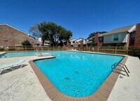 1023 Fountain View Dr photo'