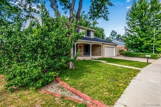 11861 E Yale Ct in Aurora, CO - Building Photo - Building Photo
