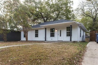 404 W Day St in Denison, TX - Building Photo - Building Photo