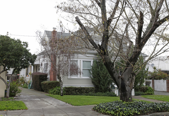 806 B St in Petaluma, CA - Building Photo - Building Photo