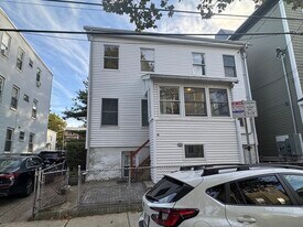 40 Plymouth St in Cambridge, MA - Building Photo