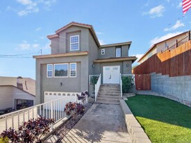 1504 San Bernardino Ave in Spring Valley, CA - Building Photo