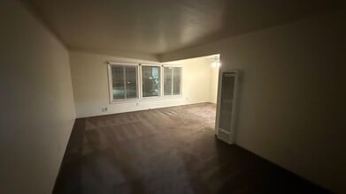 216 Anita Rd in Burlingame, CA - Building Photo - Building Photo