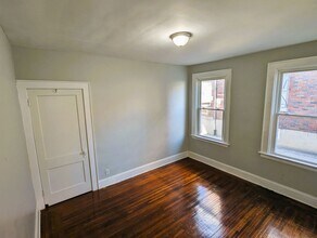 4226 W 8th St-Unit -4226-1 in Cincinnati, OH - Building Photo - Building Photo