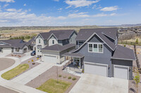 Brightland Homes at Montaine in Castle Rock, CO - Foto de edificio - Building Photo