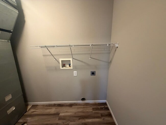 112 Elaine Ave in Hallsville, MO - Building Photo - Building Photo