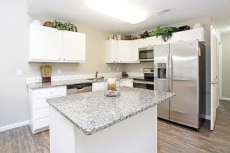 The Landing of Clinton in Clinton, IA - Building Photo - Interior Photo