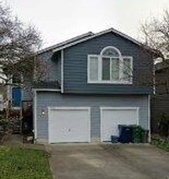 property at 3910 152nd Pl SE