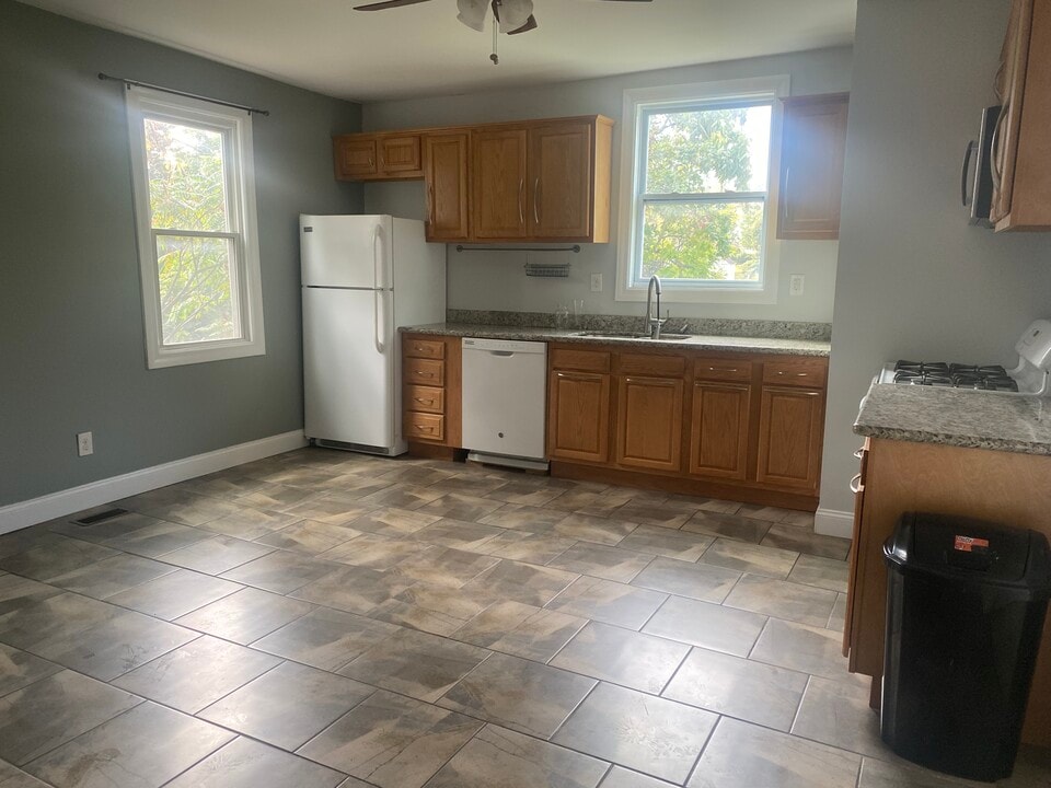 736 Clarissa St in Pittsburgh, PA - Building Photo