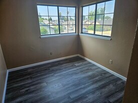 401 Ravenwood Way, Unit 1638 Coventry Way Lodi CA in Lodi, CA - Building Photo
