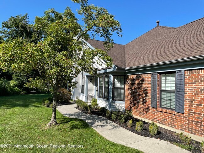 property at 91 Gimbel Pl