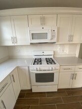 39 Waterhouse St, Unit 2 in Somerville, MA - Building Photo - Building Photo