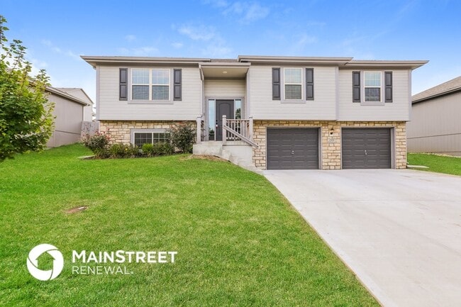 property at 1309 NW Hilltop Ln