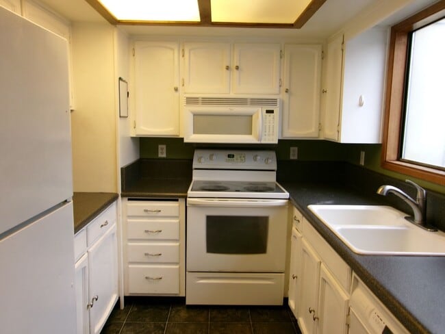 1111 Stevens St in Medford, OR - Building Photo - Building Photo