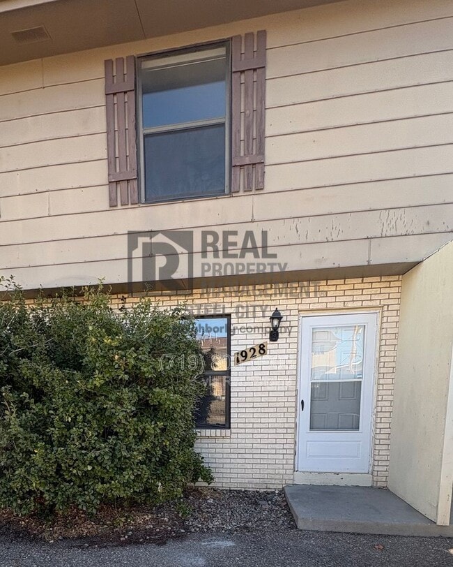 property at 1928 N Salem Ave