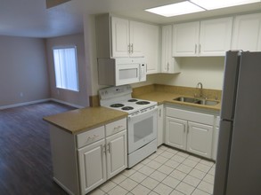 Copperwood Apartments in Citrus Heights, CA - Building Photo - Building Photo