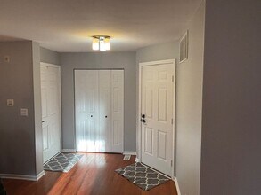 5S530 Paxton Dr in Naperville, IL - Building Photo - Building Photo