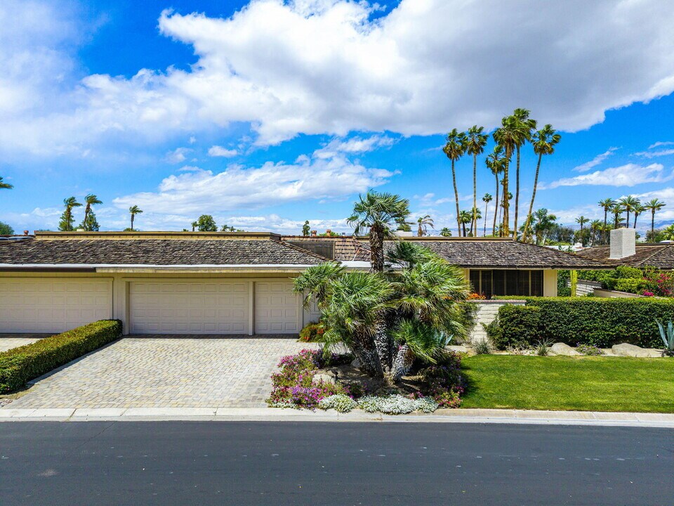 34 Duke Dr in Rancho Mirage, CA - Building Photo