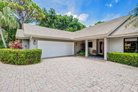 6245 SE Mariner Sands Dr in Stuart, FL - Foto de edificio - Building Photo