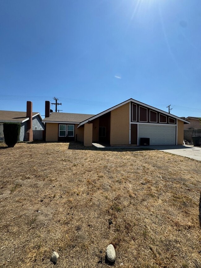 3015 Spruce St W in Rialto, CA - Building Photo - Building Photo