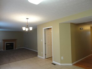 1441 Scenic River Dr in Dayton, OH - Foto de edificio - Building Photo