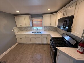 284 Isabella Ave in Irvington, NJ - Building Photo - Building Photo