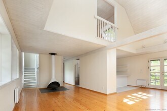 172 Under Mountain Rd in Salisbury, CT - Building Photo - Building Photo