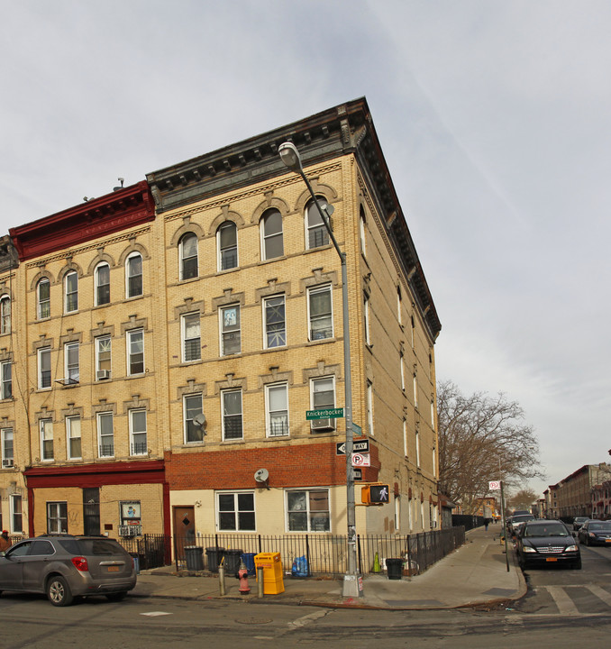 657 Knickerbocker Ave in Brooklyn, NY - Building Photo