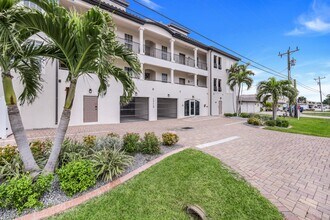 1713 Beach Pkwy in Cape Coral, FL - Building Photo - Building Photo