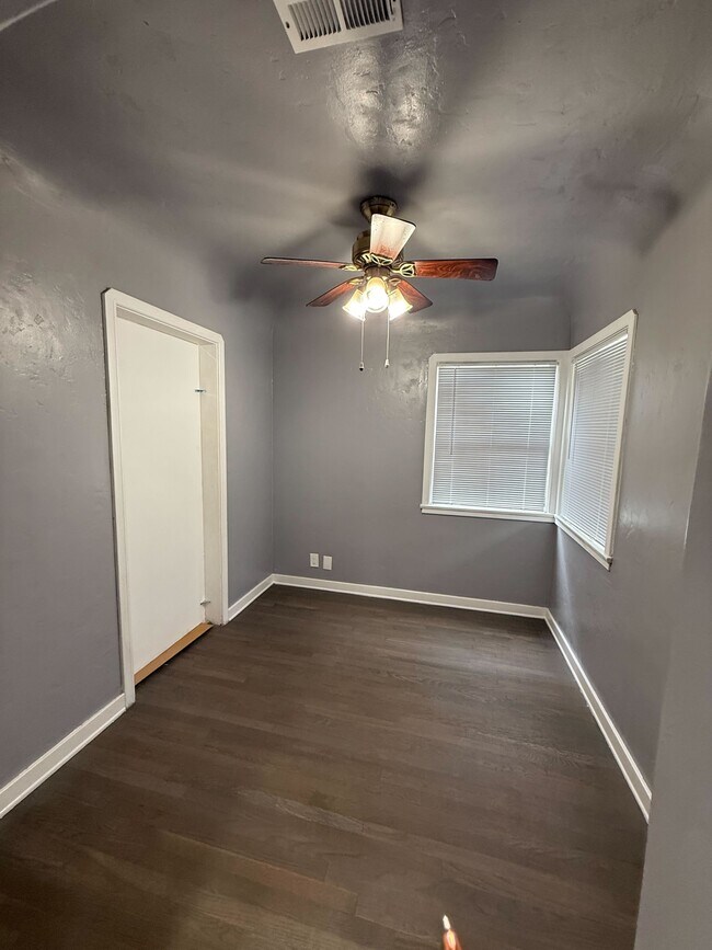 property at 1127 N Baker St