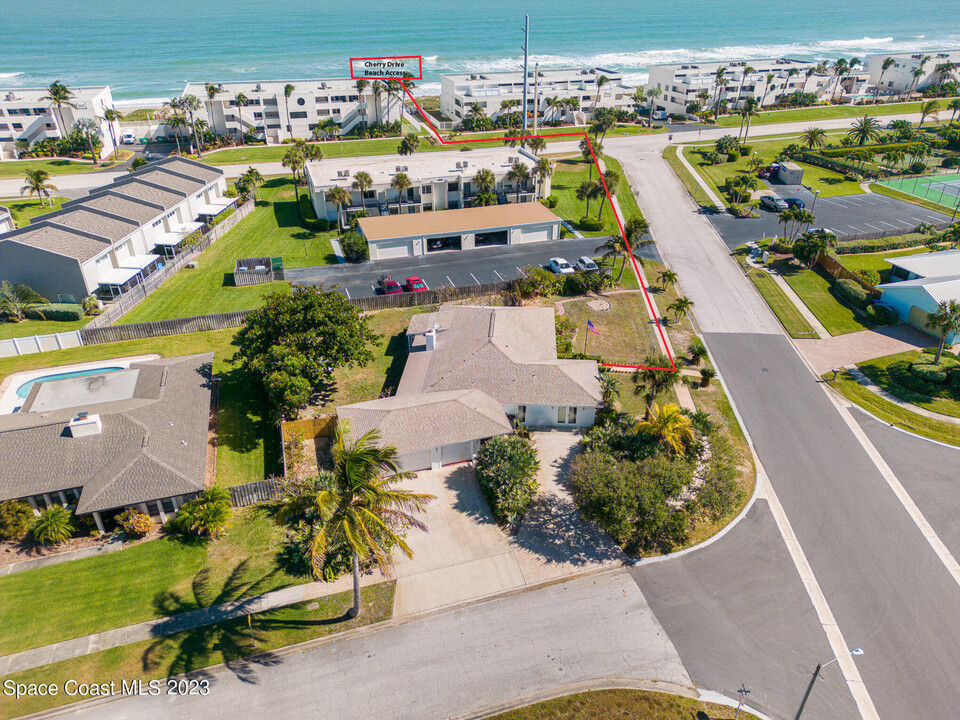 1905 Redwood Ave in Melbourne Beach, FL - Foto de edificio