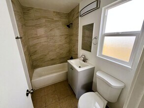 2825 67th Ave in Oakland, CA - Building Photo - Building Photo