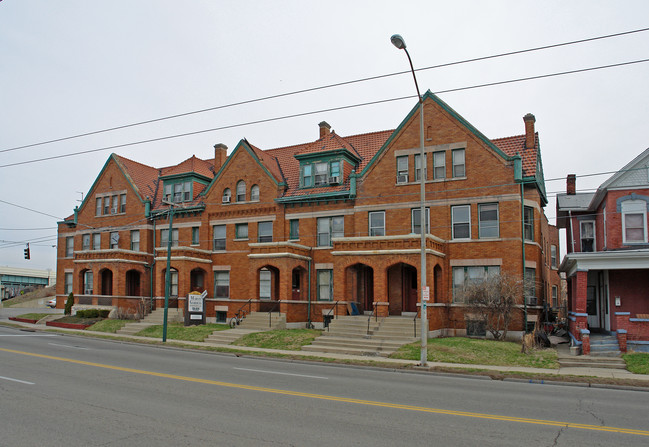 Marvin Gardens in Dayton, OH - Foto de edificio - Building Photo