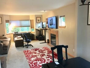 4204 214th St SW in Mountlake Terrace, WA - Building Photo - Building Photo