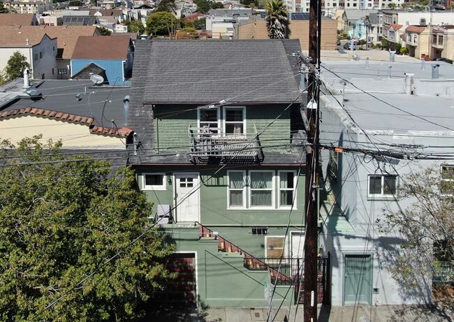 304 Holloway Ave in San Francisco, CA - Building Photo - Building Photo