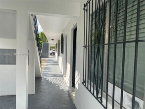 1168 SW 3rd St in Miami, FL - Building Photo - Building Photo