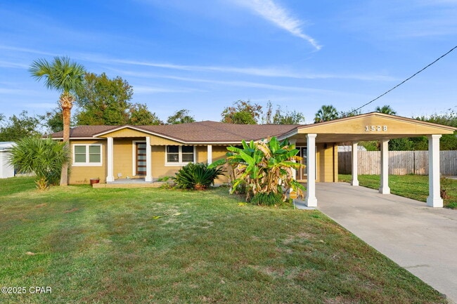 property at 1528 Oak Ave