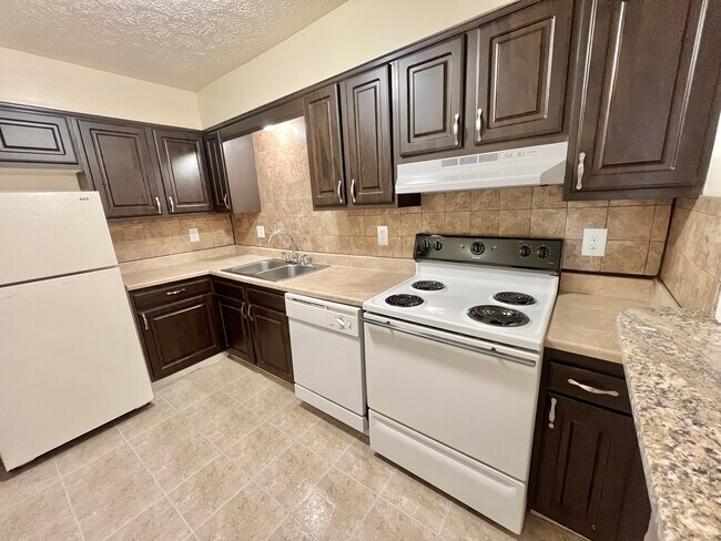 Countrybrook Apartments in Louisville, KY - Foto de edificio - Building Photo