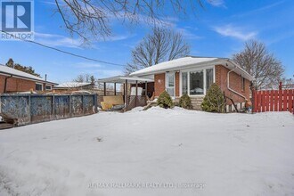 28 Furlong Ct in Toronto, ON - Building Photo - Building Photo