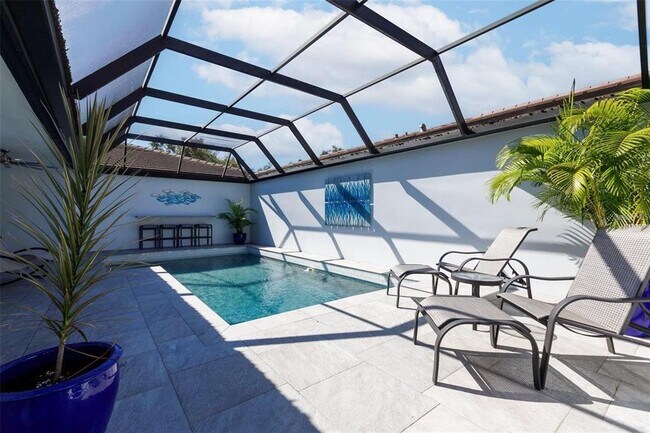 3694 Glen Oaks Manor Dr in Sarasota, FL - Building Photo - Building Photo