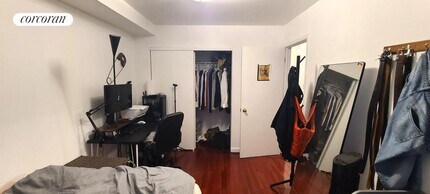 34-30 10th St in Queens, NY - Foto de edificio - Building Photo