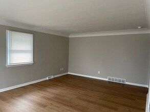 1910 Thornapple Ave in Akron, OH - Building Photo - Building Photo