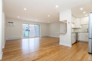 7634 Hollister Ave in Goleta, CA - Building Photo