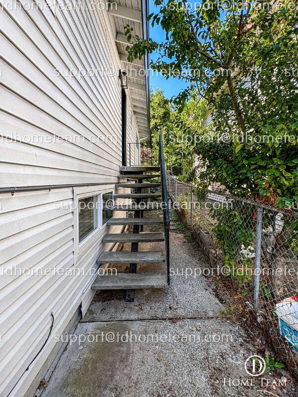 405 Maple Ave NW in Renton, WA - Building Photo - Building Photo
