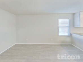 13722 Dariens Path in San Antonio, TX - Building Photo - Building Photo