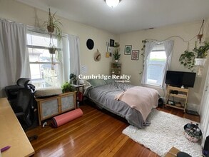 23 Willard Ave, Unit 3 in Medford, MA - Building Photo - Building Photo