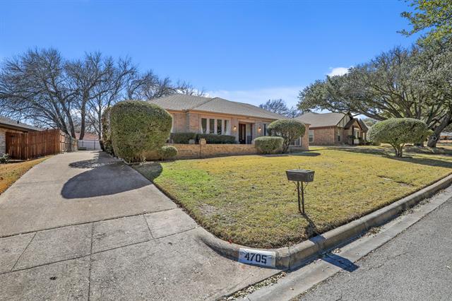 4705 Foxfire Way in Fort Worth, TX - Building Photo