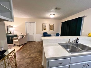 604 Meadow Lark Ave in Austin, TX - Building Photo - Building Photo